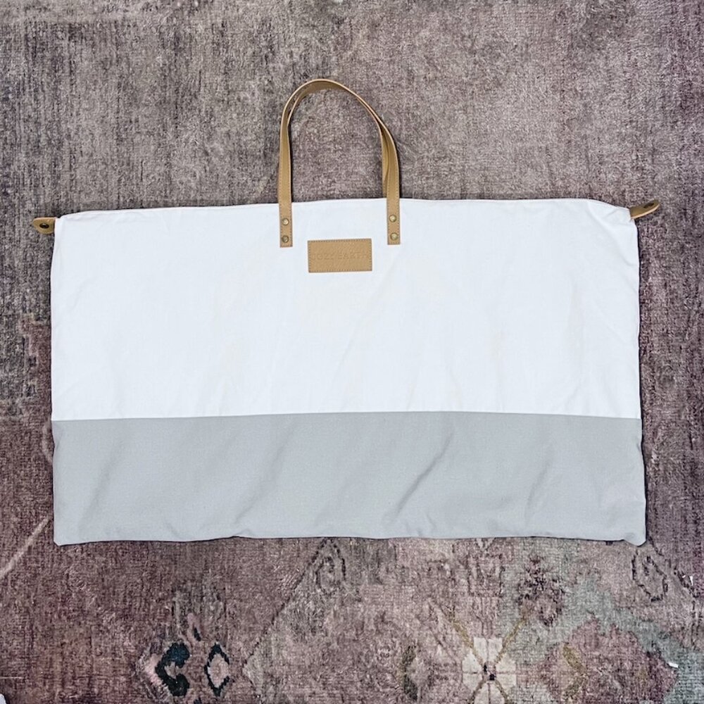 Cozy Earth Weekender Skinny Duffle Bag Cotton Canvas Exterior NWT! Grey & Cream